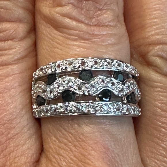 Beautiful Triple Row Sapphire & Diamond Ring - Picture 3 of 12